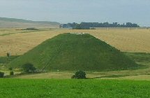 silbury Hill, England.