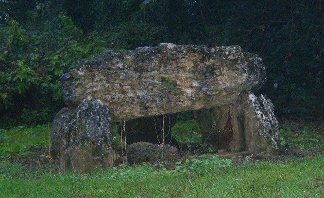 Landes de Gaulois dolmen (ancient-wisdom.com)