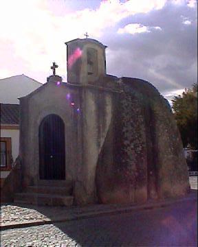 St. Dinis dolmen, Pavia, Portugal. (ancient-wisdom.com)